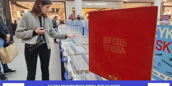 Galeria Młociny pełna winyli, płyt CD i kaset