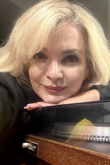 Agnieszka Różańska: Miss Jarocina i jej gramofon - Miss Jarocina i jej gramofon. Historia kultowego zdjęcia