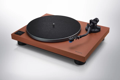 Nowy model Technicsa: SL-40CBT z napędem bezpośrednim