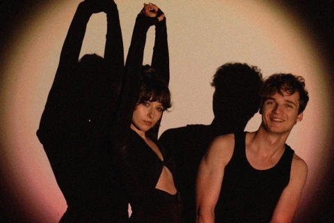 "Pokaz slajdów" Kwiatu Jabłoni na podwójnym winylu