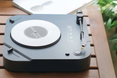 OMNI - wielofunkcyjny gramofon dla muzyków i melomanów