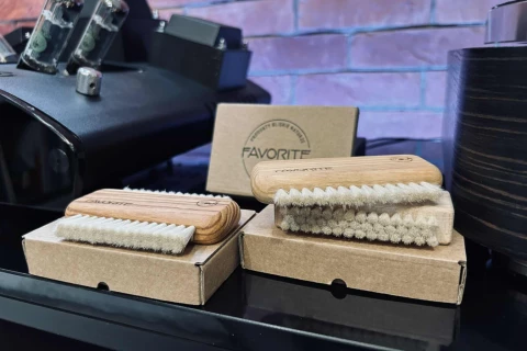 Favorite - naturalne szczotki do płyt winylowych