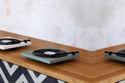 Minimalistyczny gramofon od TONE Factory